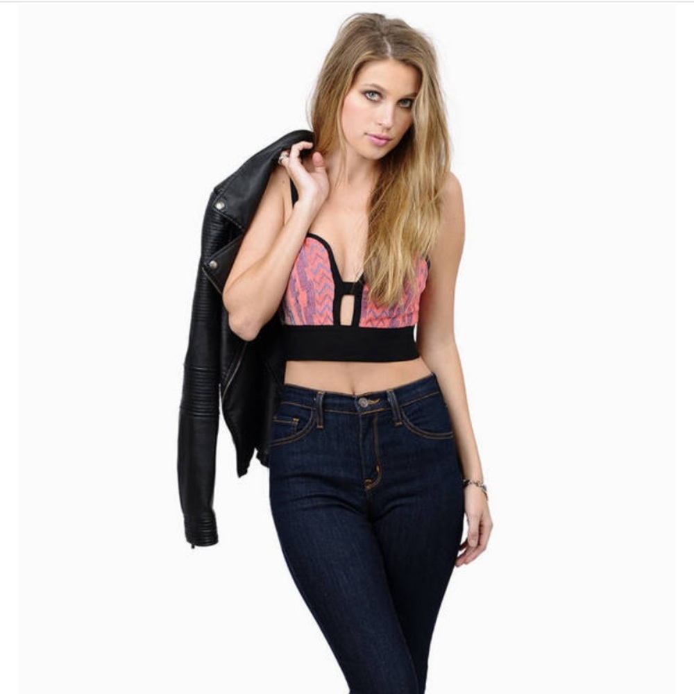 Tobi Open Front Aztec Geometric Print Crop Tank - image 5